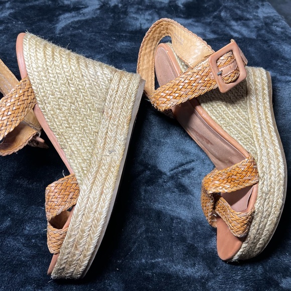 ALDO tan platform wedge for Spring! - Picture 3 of 6